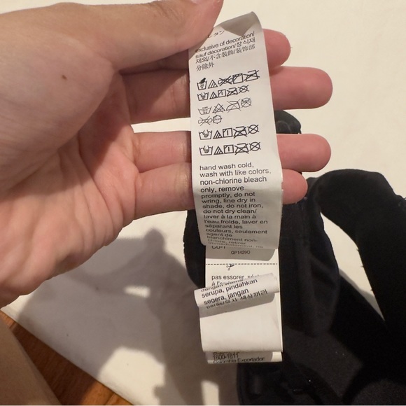 NWOT Calvin Klein Strapless Push Up Bra Detachable Straps Size 34A Black - Picture 14 of 14